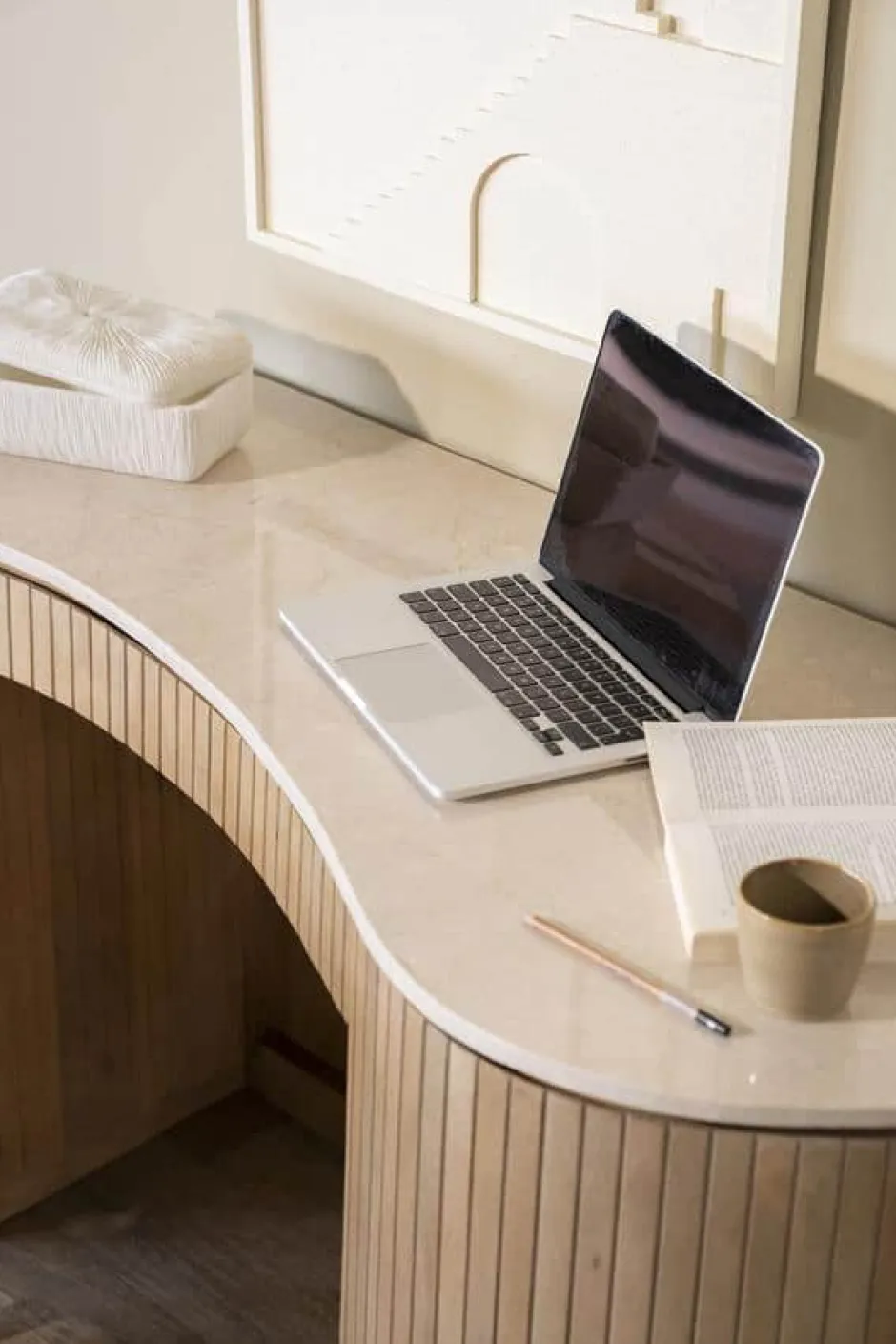Bureaus*HUUS Bureau Kira